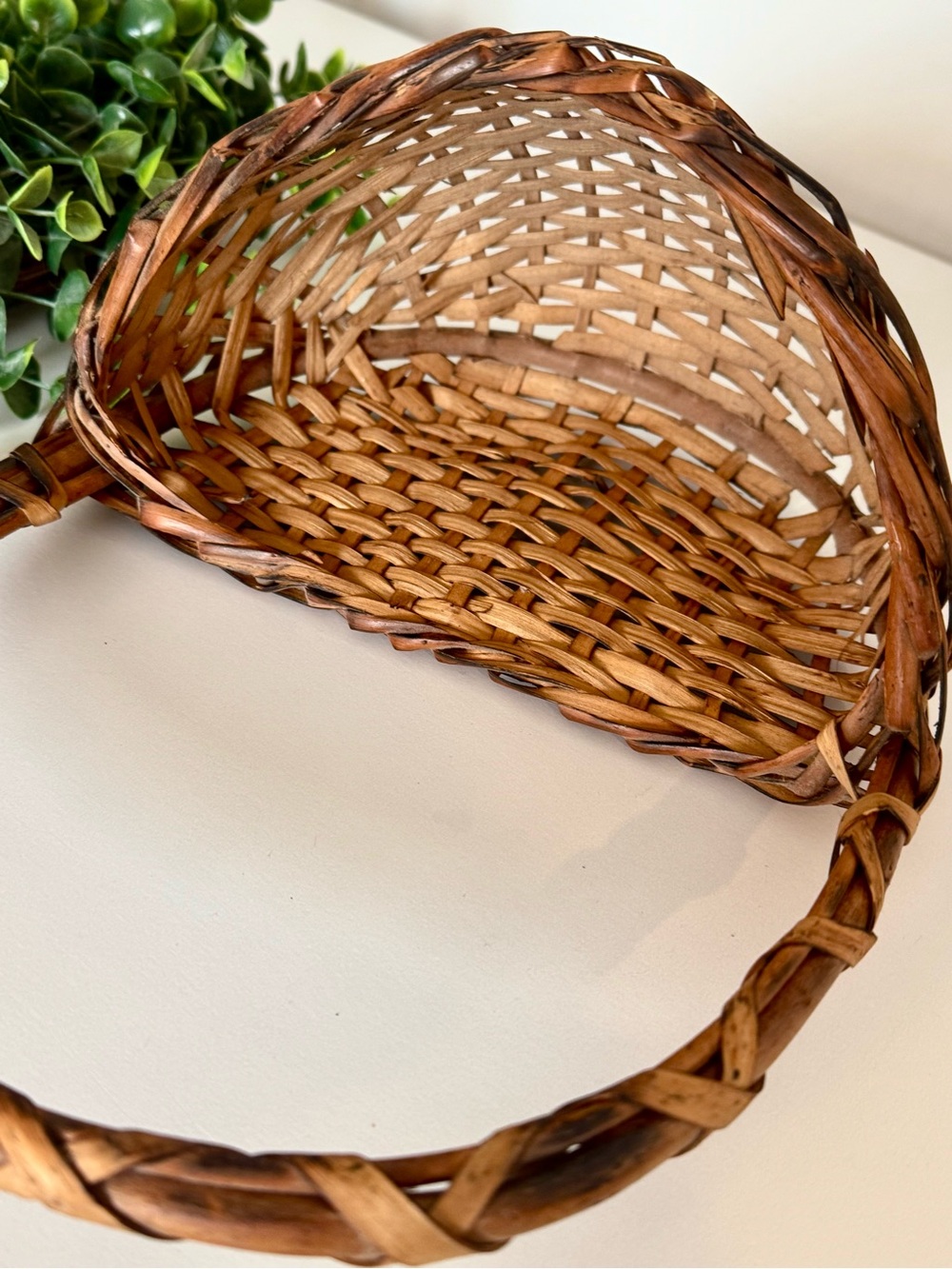Vintage Woven Rattan Basket Purse with Removeable Dark Green Velvet Bow - Picture 4 of 5